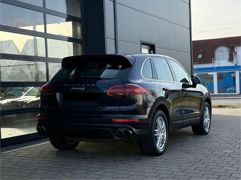 Gebraucht Porsche Cayenne S E-Hybrid Chrono 416 PS (305 kW) 2015 Blau SUV