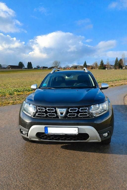 Gebraucht Dacia Duster 114 PS (83 kW) 2018 Schwarz SUV