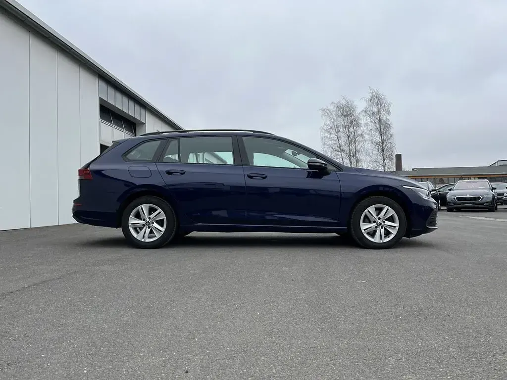 Gebraucht VW Golf VII Life 116 PS (85 kW) 2021 Atlantik blue Kleinwagen