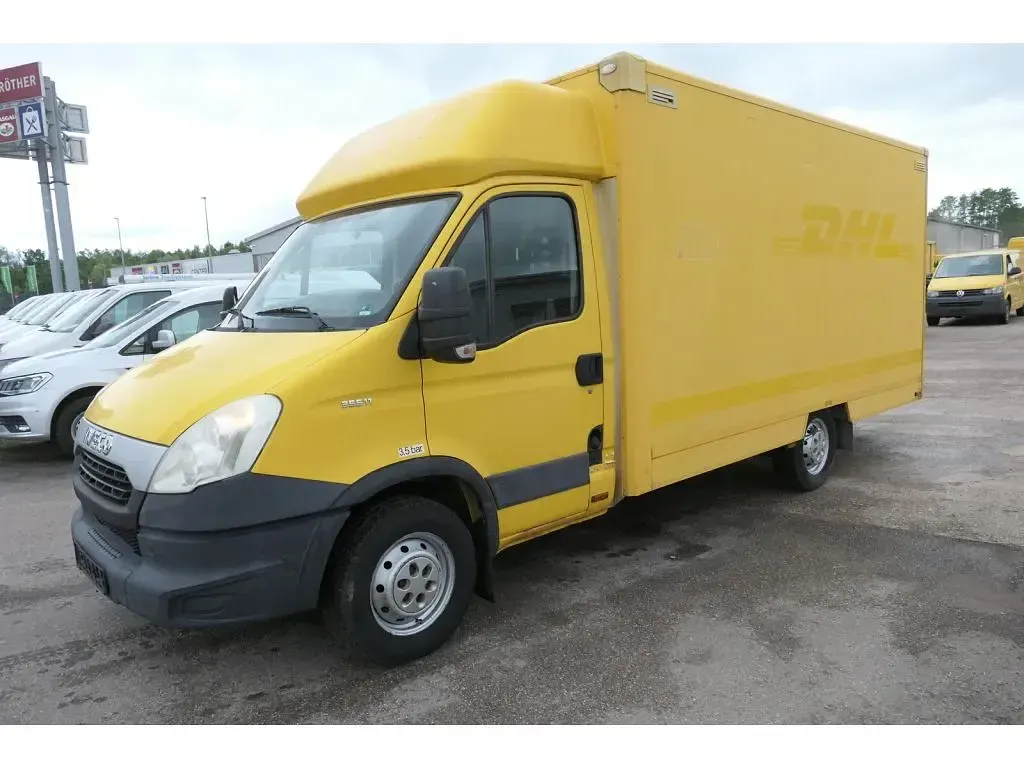 Gebraucht Iveco Daily 106 PS (77 kW) 2012 Gelb (metallic) Van