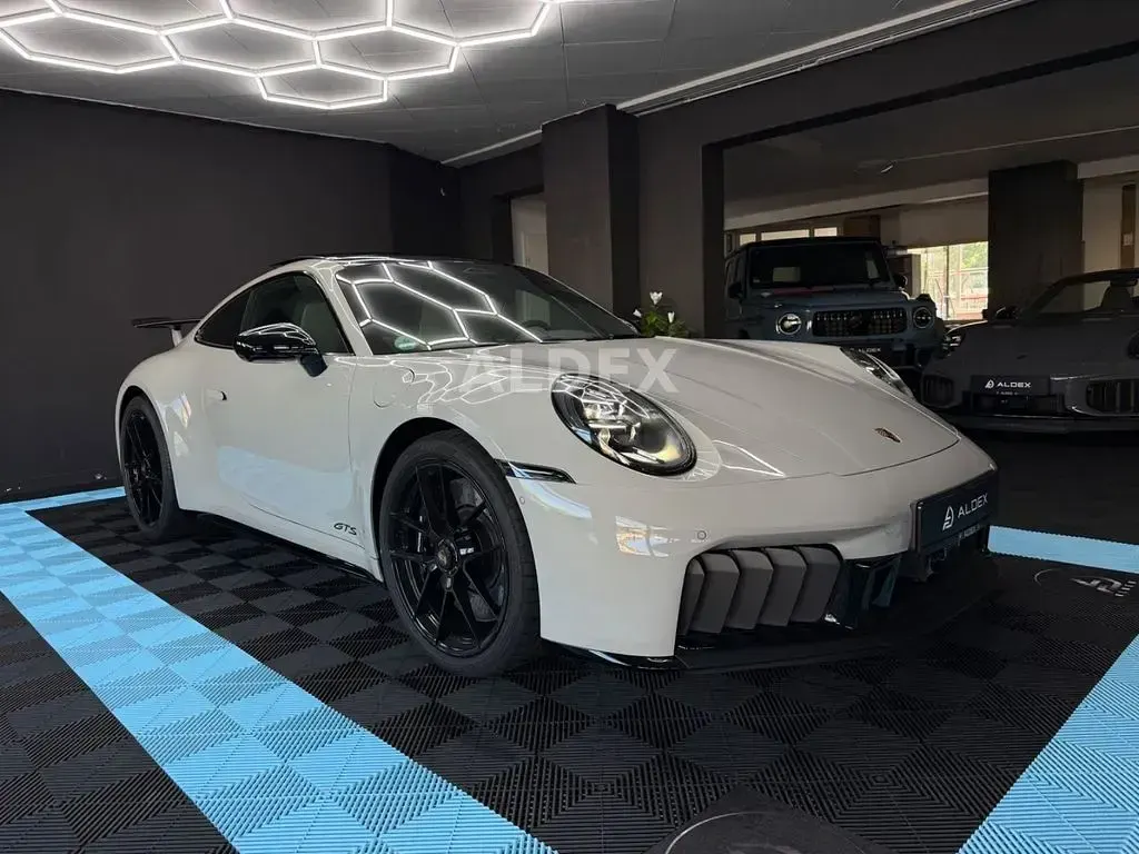 Brugt Porsche 992 541 HK (397 kW) 2026 Grå Coupe