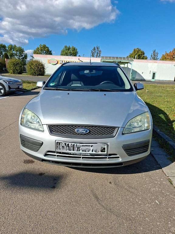 Silber Gebraucht 2006 Ford Focus Style Kombi | 1.800 € (Fairer Preis) - Bild 1/4