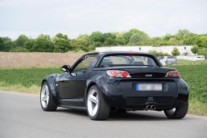 Używany Smart Roadster 82 KM (60 kW) 2003 Czarny Kabriolet