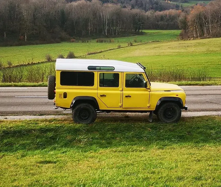 Gebraucht Land Rover Defender 86 PS (63 kW) 1988 Gelb SUV