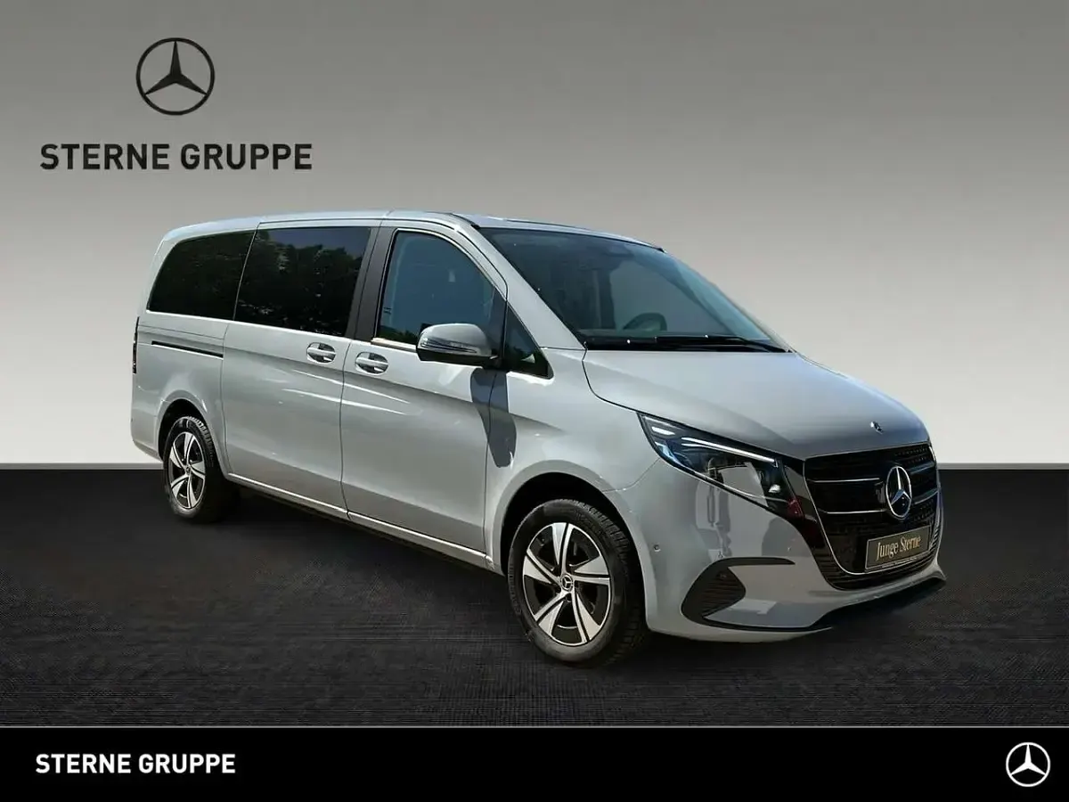 Gebraucht Mercedes V220 Style 163 PS (119 kW) 2025 Alpingrau Van / Kleinbus
