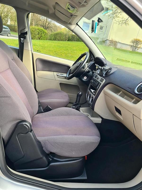 Gebraucht Ford Fusion 101 PS (74 kW) 2006 Grau Kleinwagen