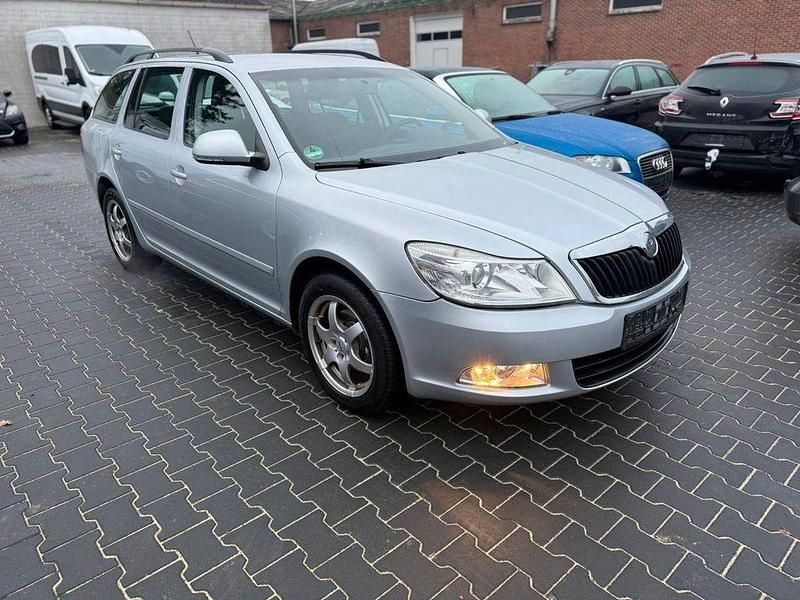 Gebraucht Skoda Octavia 105 PS (77 kW) 2011 Silber Kombi