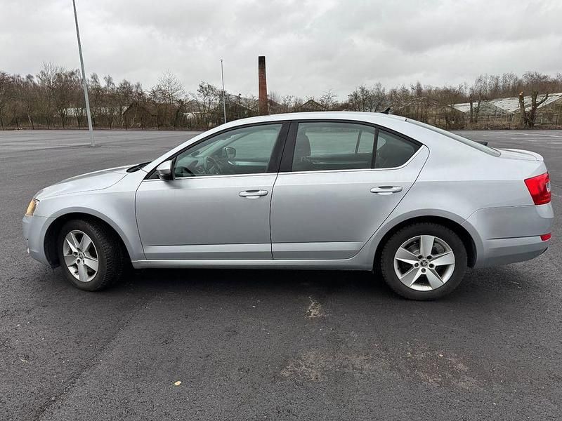 Gebraucht Skoda Octavia Elegance 179 PS (131 kW) 2014 Silber Limousine