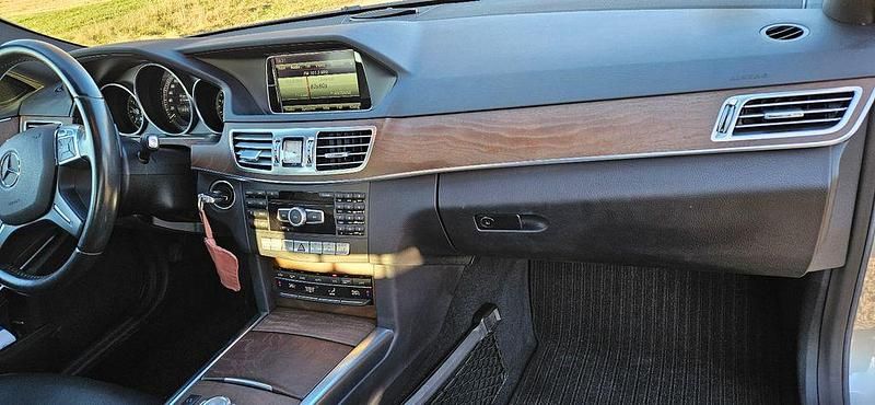 Gebraucht Mercedes E200 Elegance 184 PS (135 kW) 2014 Grau Limousine