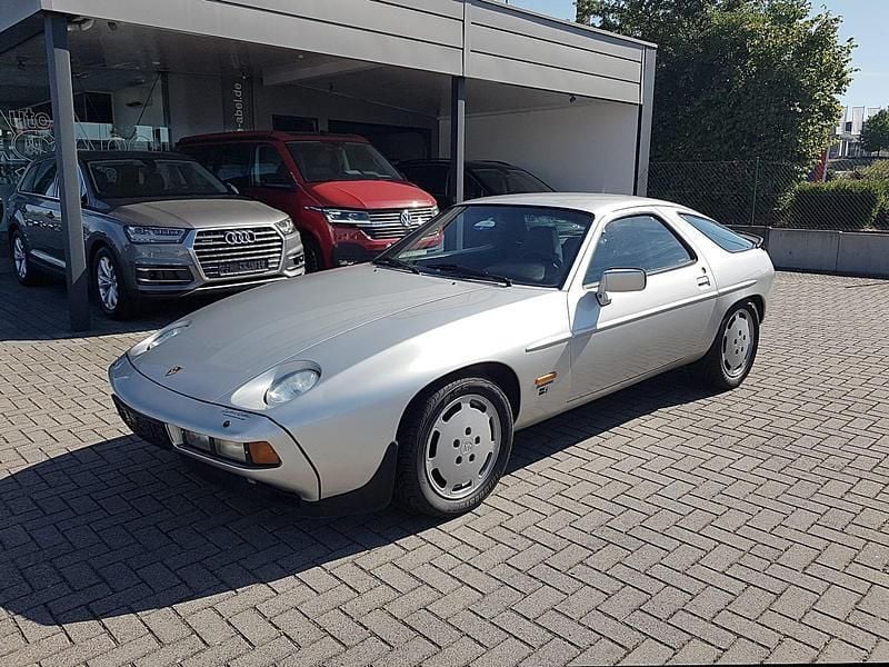Silbermetallic Gebraucht 1980 Porsche 928 Coupé | 21.399 € - Bild 1/4