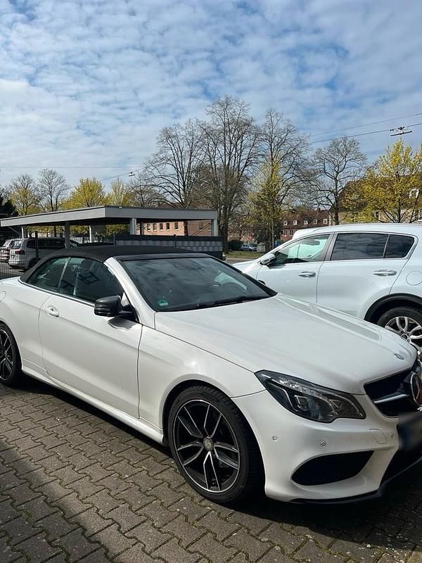 Gebraucht Mercedes E250 211 PS (155 kW) 2015 Schwarz Cabrio