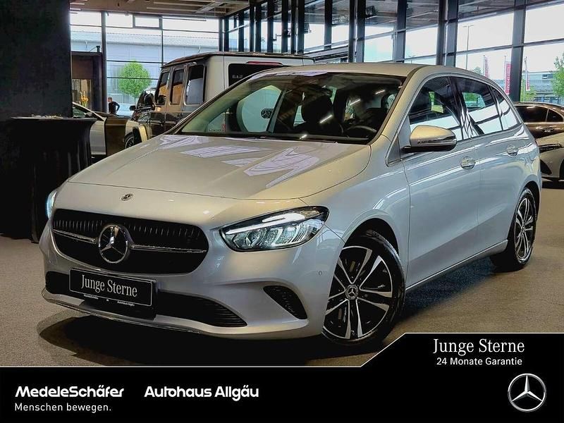 Silber Gebraucht 2024 Mercedes B180 Progressive Van / Kleinbus | 30.940 € (Guter Preis) - Bild 1/4