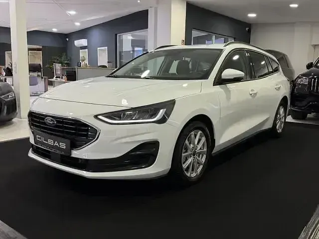 Usado Ford Focus Cool & Connect 120 CV (88 kW) 2023 Blanco Familiar