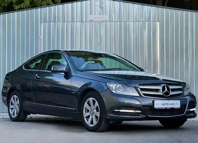 Gebraucht Mercedes C180 156 PS (114 kW) 2011 Grau Coupé