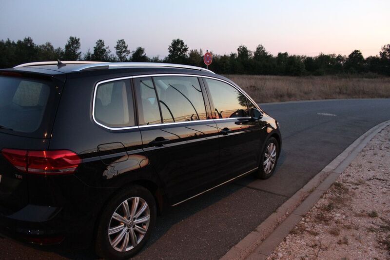 Gebraucht VW Touran Highline 150 PS (110 kW) 2017 Schwarz Van / Kleinbus