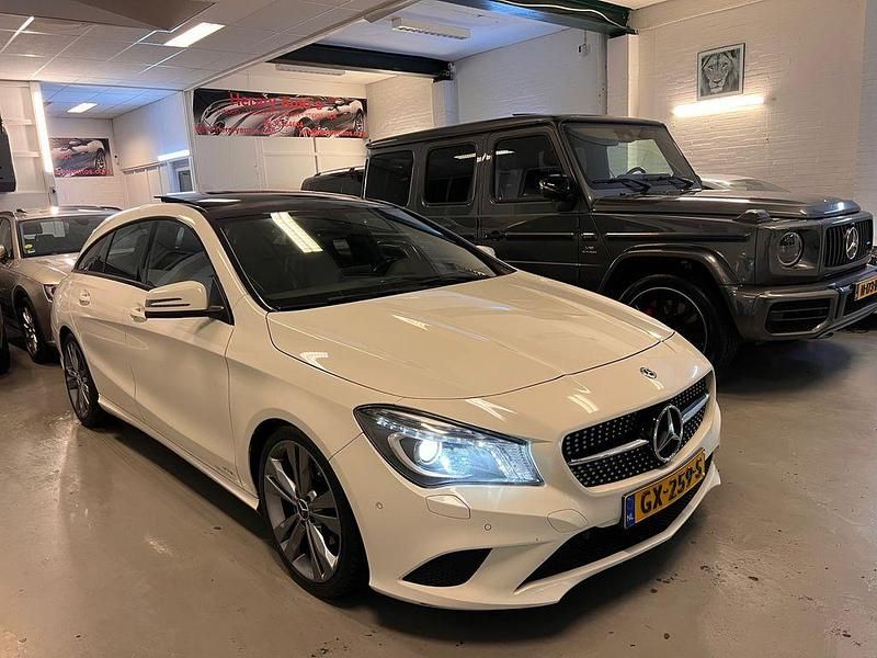 Weiß Gebraucht 2015 Mercedes CLA220 Shooting Brake Prestige Kombi | 10.700 € - Bild 1/4
