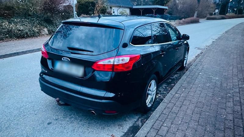 Gebraucht Ford Focus 140 PS (102 kW) 2012 Schwarz Kombi