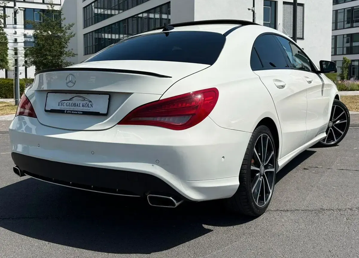 Gebraucht Mercedes CLA180 Night 122 PS (89 kW) 2014 Weiß Coupé