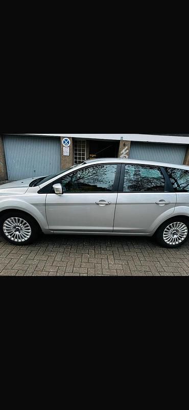 Gebraucht Ford Focus 101 PS (74 kW) 2008 Silber Kombi