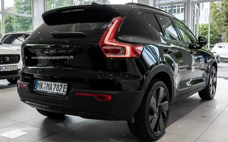 Ny Volvo EX40 Plus 185 kW (252 HK) 2026 Sort SUV