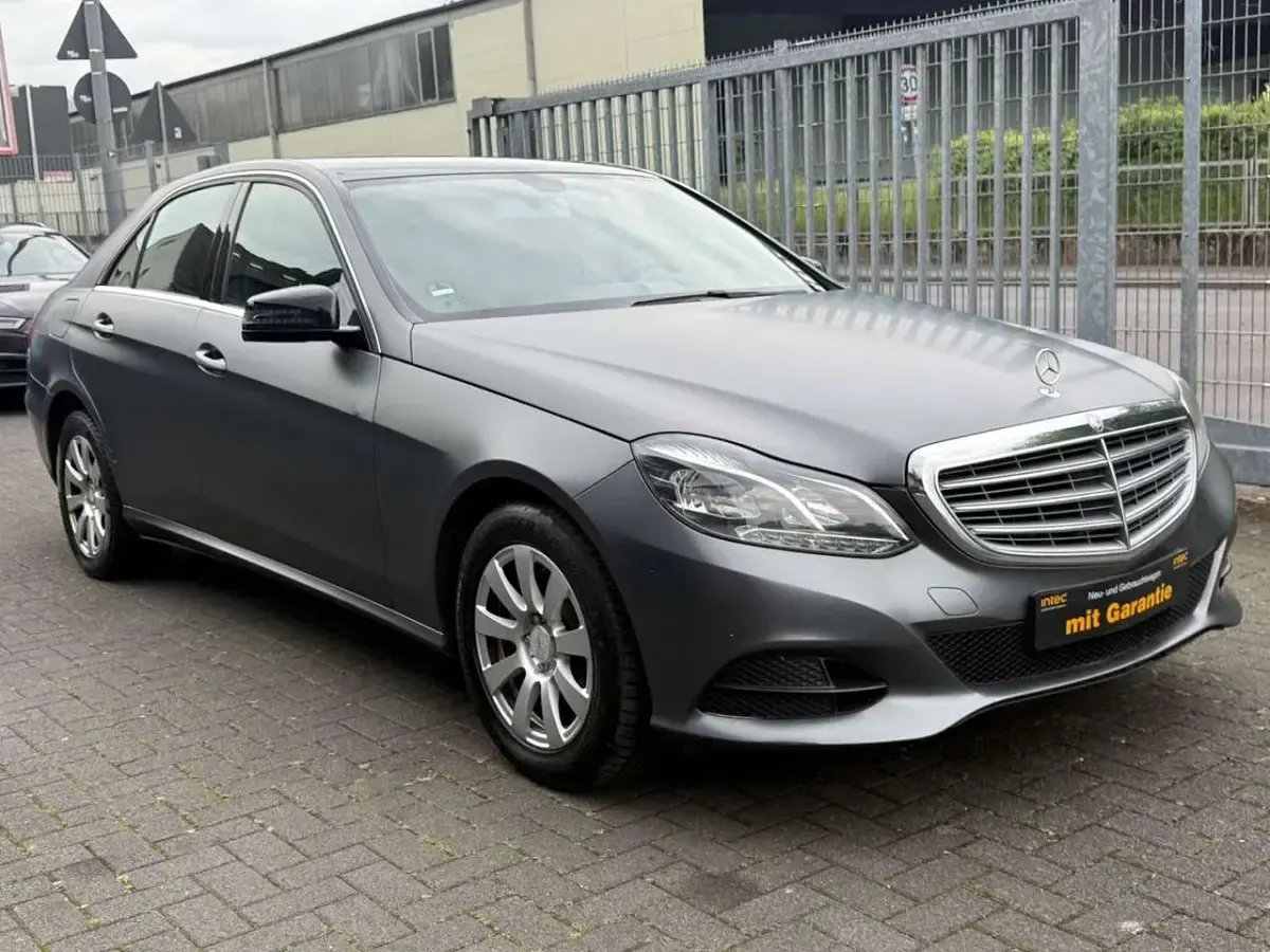 Gebraucht Mercedes E200 136 PS (100 kW) 2015 Hellelfenbein Limousine