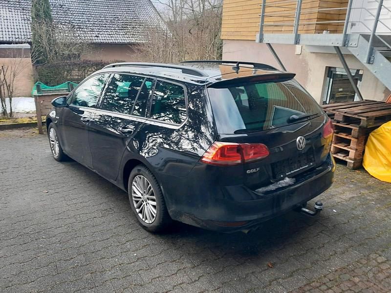 Gebraucht VW Golf VII 100 PS (73 kW) 2015 Schwarz Kombi
