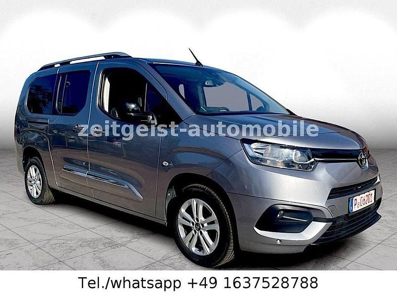 Silber Gebraucht 2022 Toyota Proace Verso City Kombi | 24.985 € (Fairer Preis) - Bild 1/4