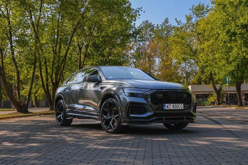Grau Gebraucht 2021 Audi RS Q8 Sport SUV | 140.000 € - Bild 1/4
