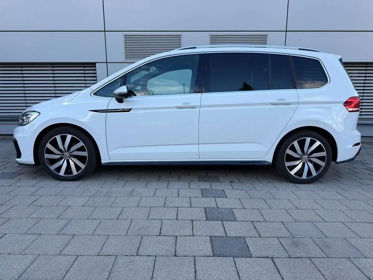 Gebraucht VW Touran Highline 181 PS (133 kW) 2018 Weiß Van / Kleinbus