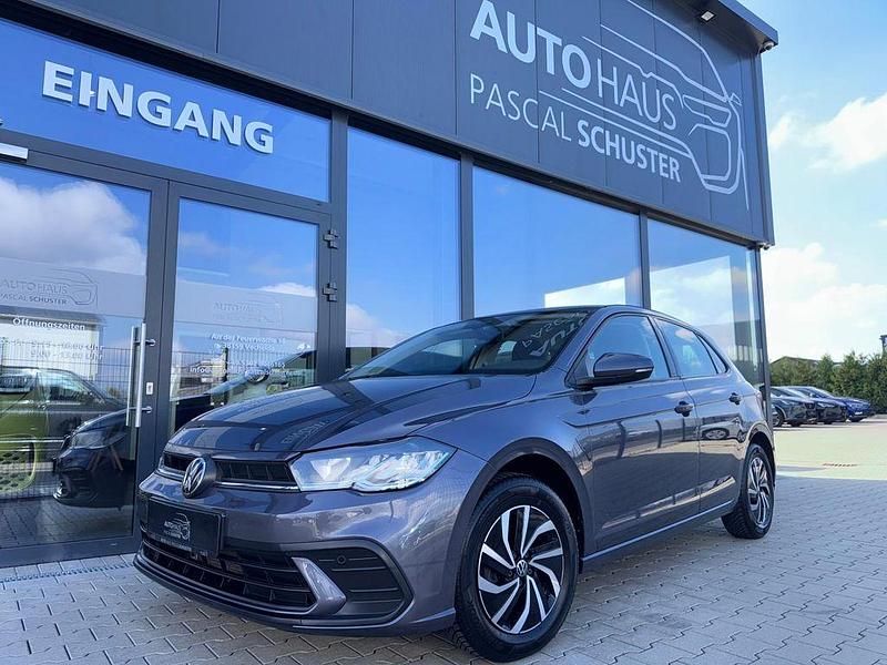 Rauchgrau metallic Gebraucht 2022 VW Polo Life Kleinwagen | 15.950 € (Fairer Preis) - Bild 1/4