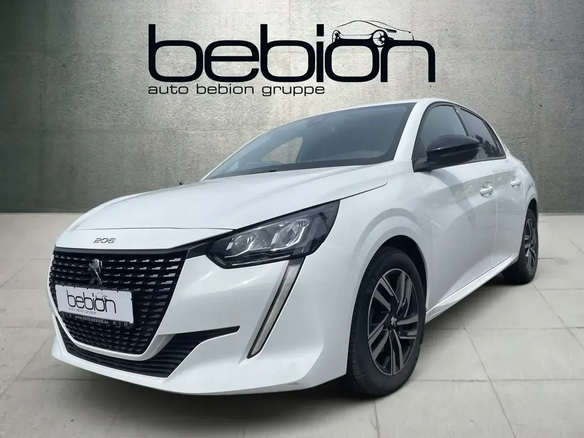 Gebraucht Peugeot 208 Allure 101 PS (74 kW) 2022 Kleinwagen