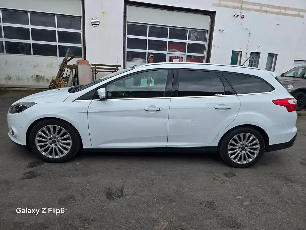 Gebraucht Ford Focus Titanium 150 PS (110 kW) 2012 Weiß Limousine