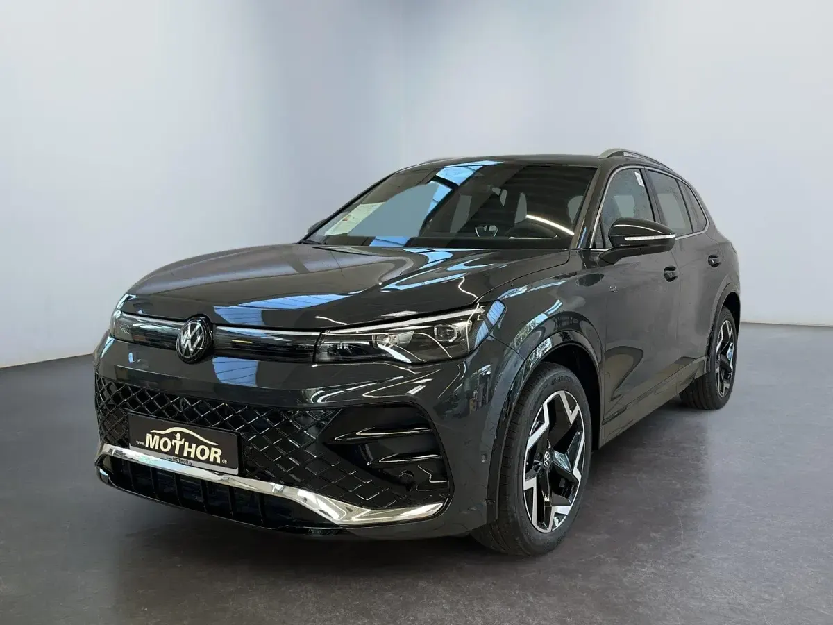 Neu VW Tiguan R-line 150 PS (110 kW) 2026 Uranograu SUV