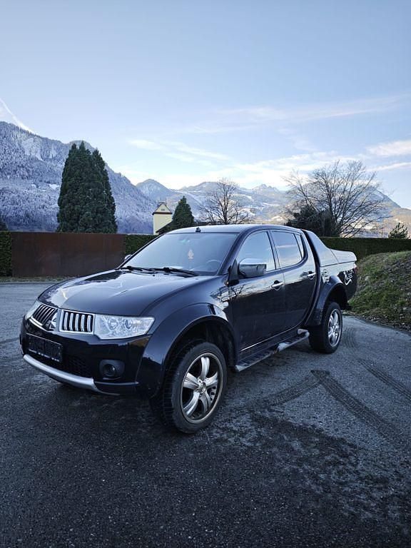 Gebraucht Mitsubishi L200 178 PS (130 kW) 2011 Braun Abholung