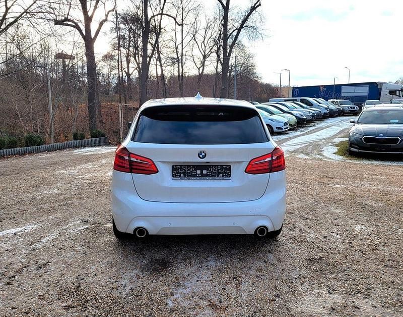 Gebraucht BMW 218 Active Tourer Advantage 150 PS (110 kW) 2021 Weiß Van / Kleinbus