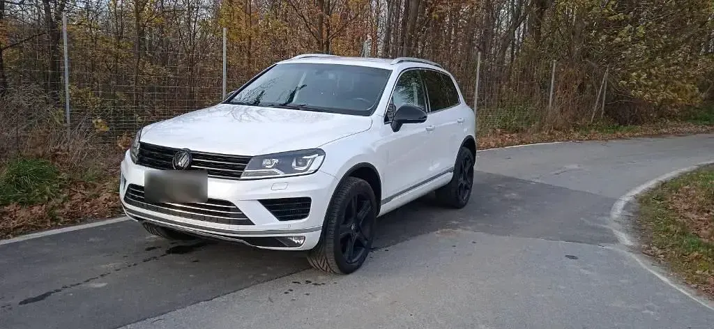Gebraucht VW Touareg 262 PS (192 kW) 2015 Weiß SUV