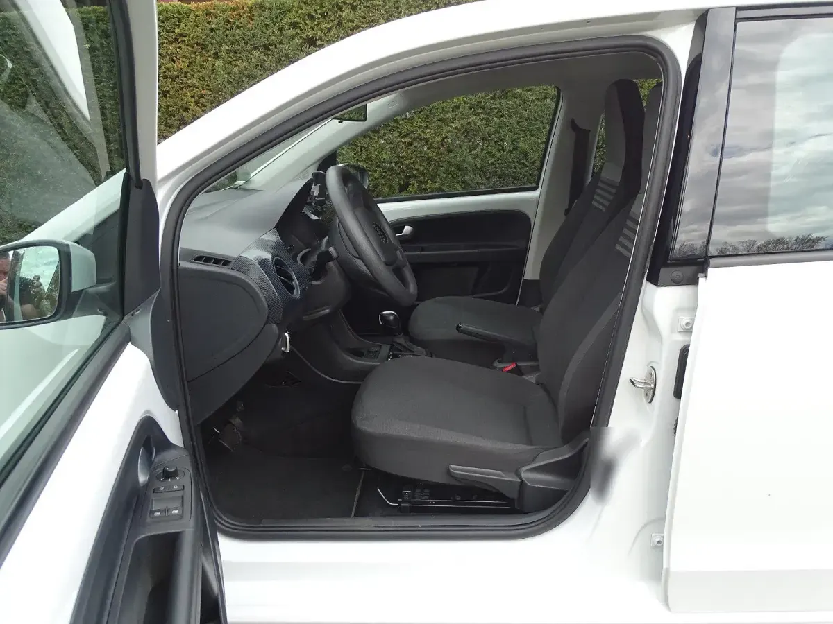 Używany VW e-up! 61 kW (83 KM) 2021 Biały Hatchback