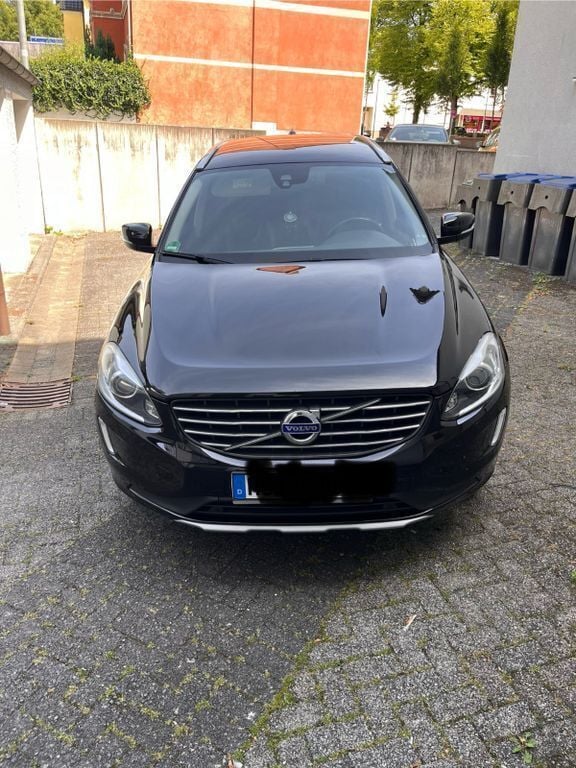 Schwarz Gebraucht 2017 Volvo XC60 Summum SUV | 18.800 € (Superpreis) - Bild 1/4