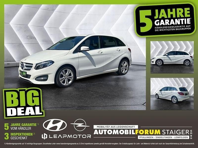 Weiß Gebraucht 2016 Mercedes B200 Urban Van / Kleinbus | 17.990 € (Fairer Preis) - Bild 1/4