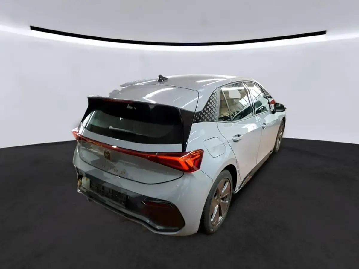 Używany Cupra Born 150 kW (204 KM) 2023 Szary Hatchback