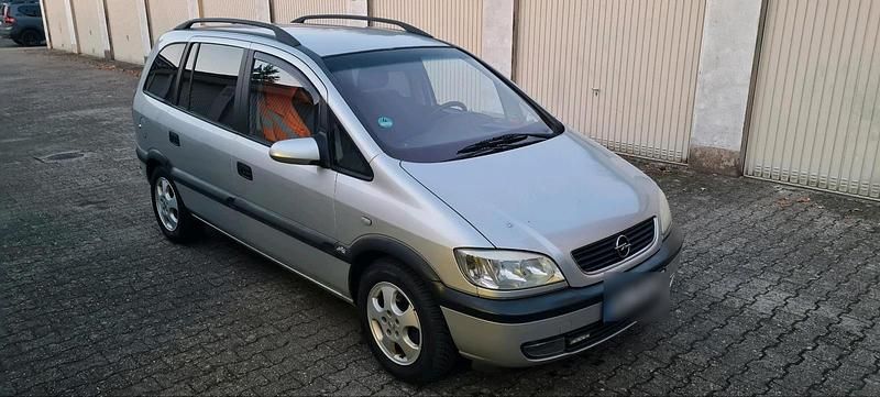 Gebraucht Opel Zafira 125 PS (91 kW) 2001 Silber Van / Kleinbus