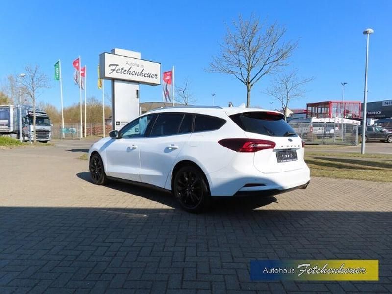 Gebraucht Ford Focus Titanium 120 PS (88 kW) 2023 Weiss Kombi