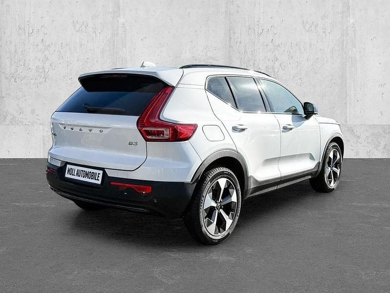 Gebraucht Volvo XC40 Plus 163 PS (119 kW) 2023 Weiss SUV