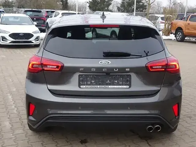 Gebraucht Ford Focus ST-Line 116 PS (85 kW) 2025 Grau Limousine