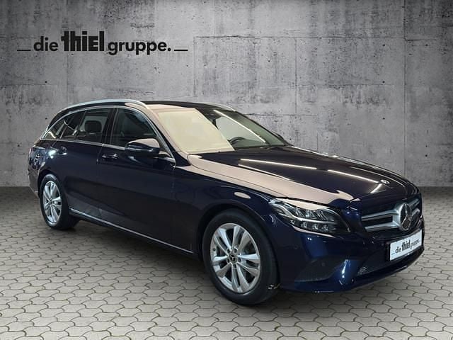 Gebraucht Mercedes C300 Avantgarde 258 PS (189 kW) 2020 Blau Kombi