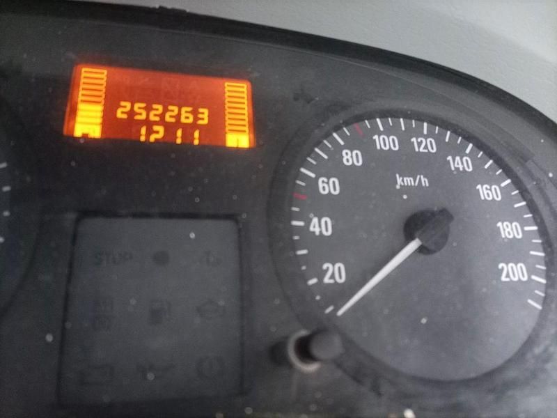 Gebraucht Opel Vivaro 90 PS (66 kW) 2008 Grün Van / Kleinbus