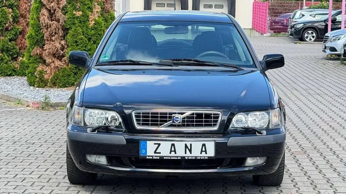Gebraucht Volvo V40 122 PS (89 kW) 2003 Schwarz Kombi