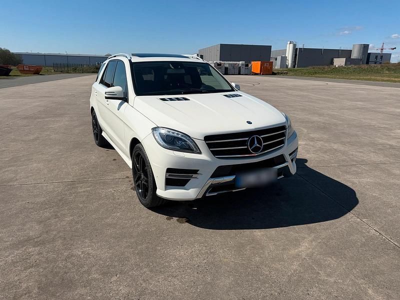 Gebraucht Mercedes ML350 258 PS (189 kW) 2013 Weiß SUV