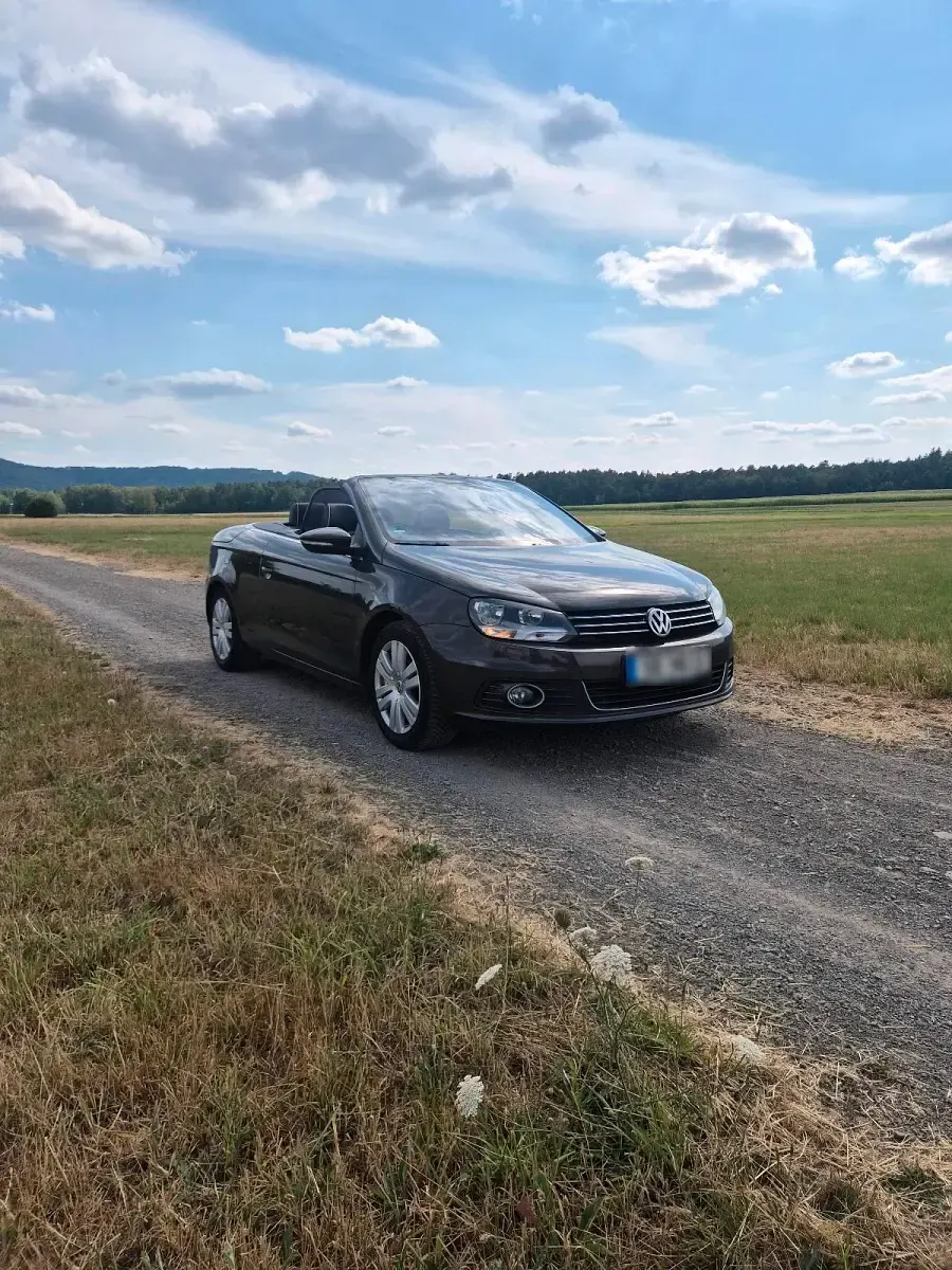 Gebraucht VW Eos 140 PS (102 kW) 2011 Braun Cabrio
