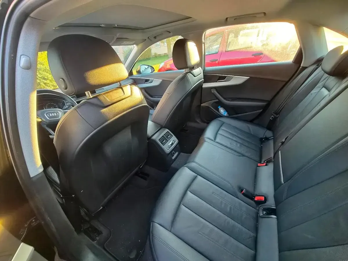 Gebraucht Audi A4 190 PS (139 kW) 2026 Schwarz Limousine